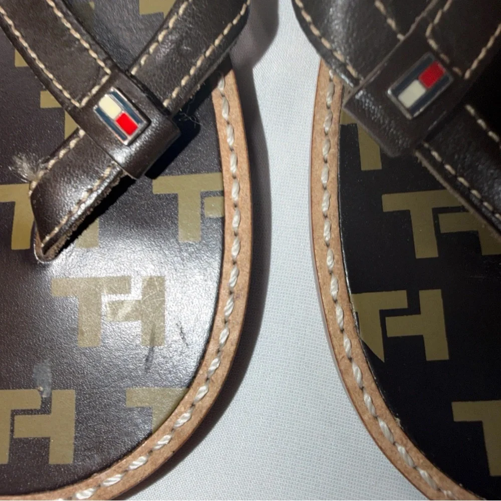 Tommy Hilfiger Black and Tan‎ Flip Flops for Women Thong